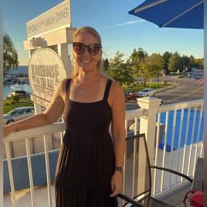 Meet your Posher, Elizabeth